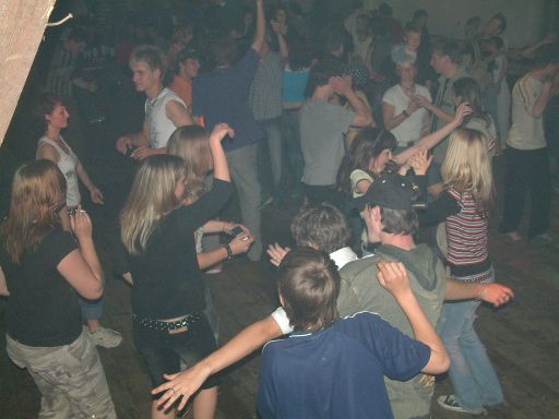 Já a Paťa mezi chumlem lidí....jpg
